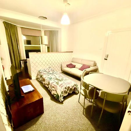 The Walnut Suite Lovely One Bedroom Flat In Stoke. Plymouth Eksteriør bilde