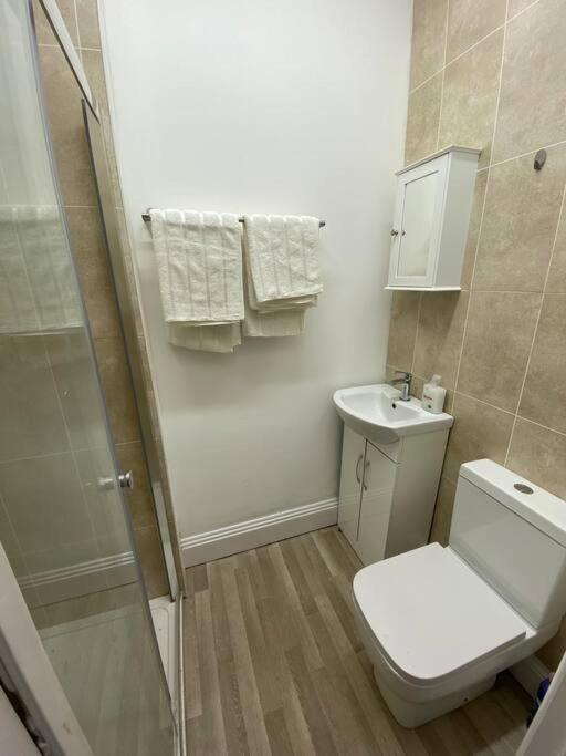 The Walnut Suite Lovely One Bedroom Flat In Stoke. Plymouth Eksteriør bilde