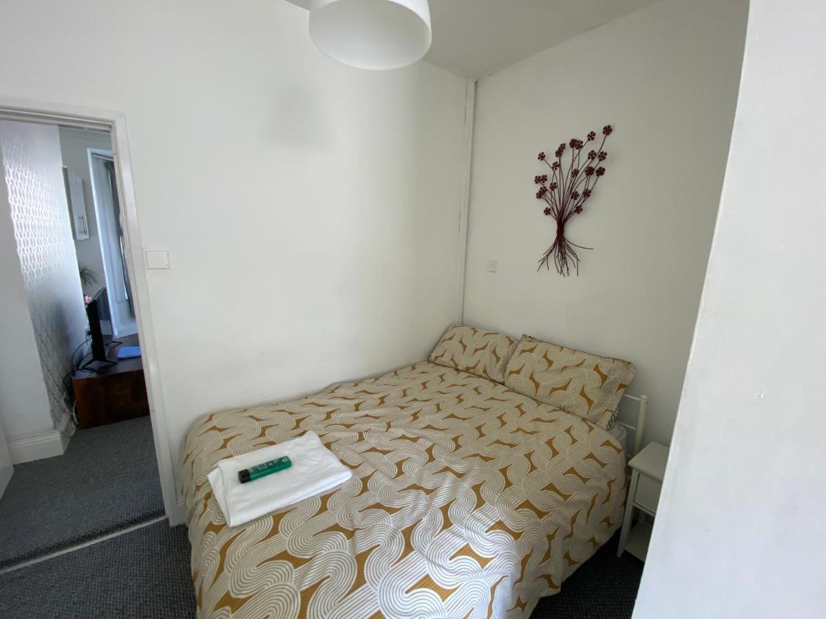 The Walnut Suite Lovely One Bedroom Flat In Stoke. Plymouth Eksteriør bilde