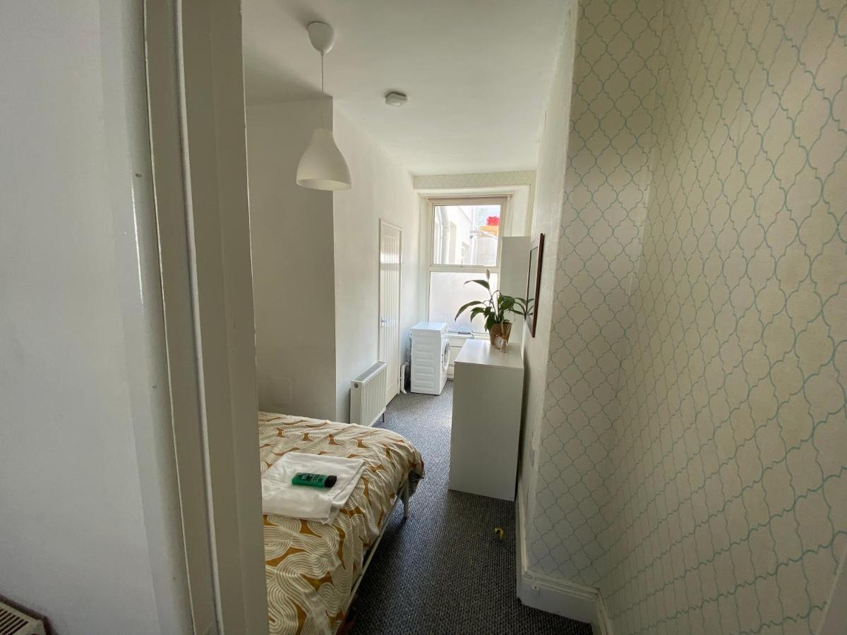 The Walnut Suite Lovely One Bedroom Flat In Stoke. Plymouth Eksteriør bilde