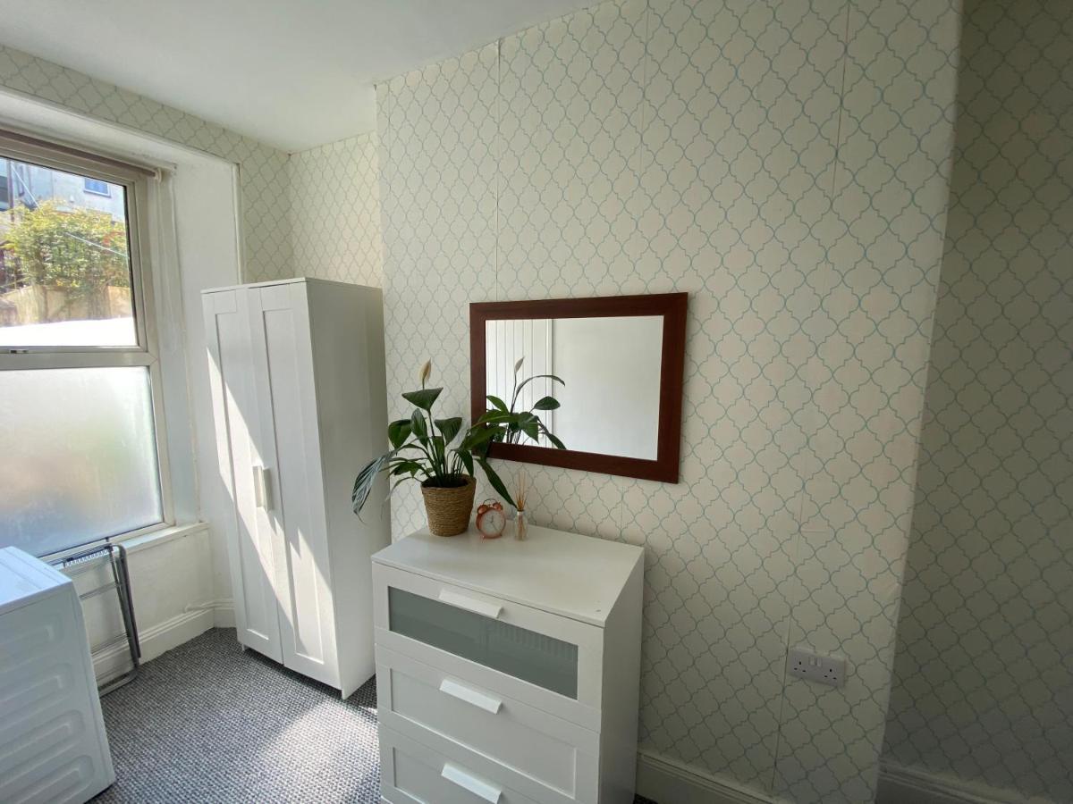 The Walnut Suite Lovely One Bedroom Flat In Stoke. Plymouth Eksteriør bilde