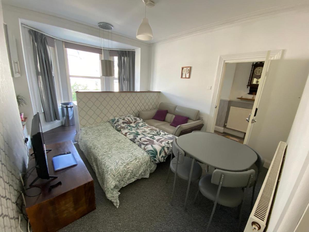 The Walnut Suite Lovely One Bedroom Flat In Stoke. Plymouth Eksteriør bilde